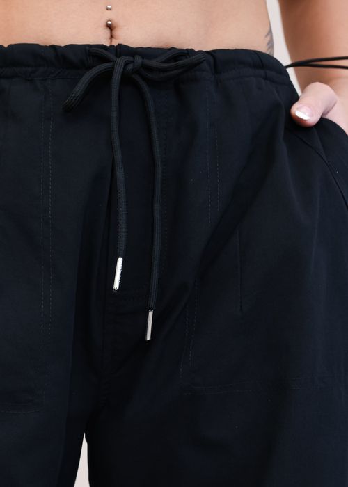 Calça Parachute Bolsos Frontais