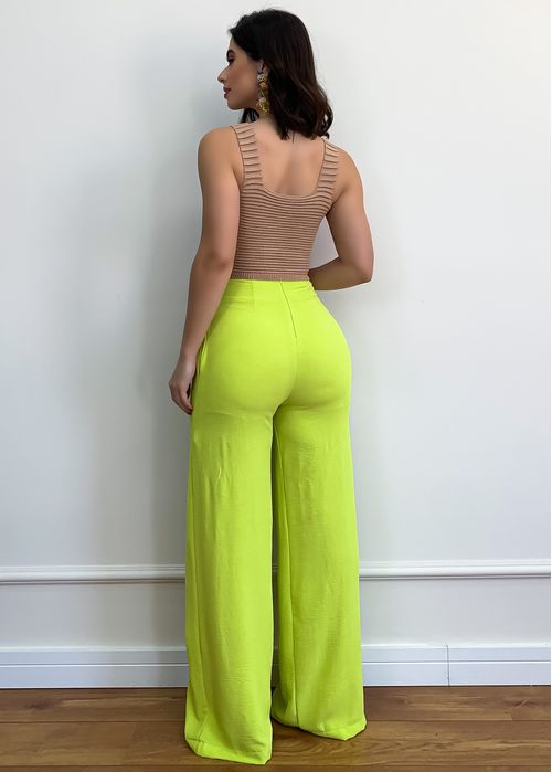 Calça Pantalona Alfaiataria c/ Botões