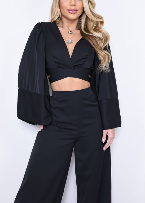 Cropped Manga Flare Pleated