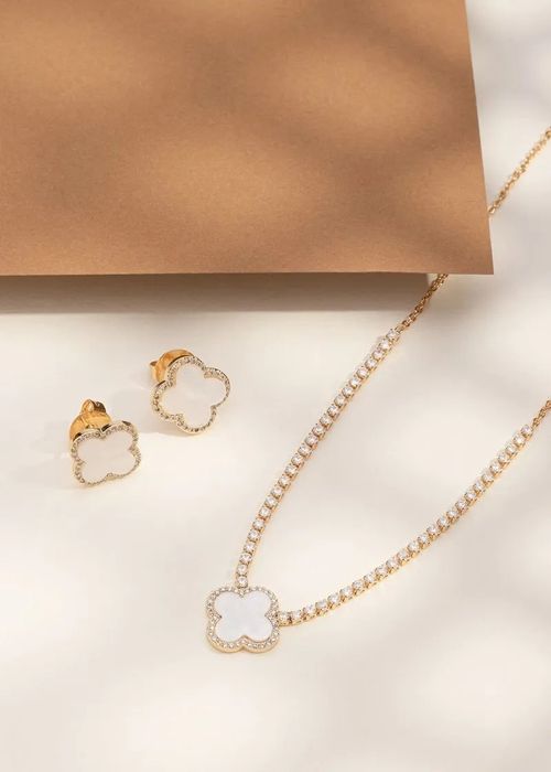 Conjunto Brinco Pequeno c/ Colar Trevo Madrepérola