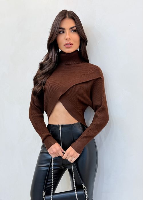 Blusa Tricot Canelado Transpassado Gola Alta Marrom